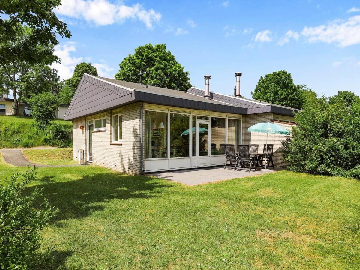 Вілла 4-Person Bungalow In The Holiday Park Landal Hochwald Kell am See Екстер'єр фото