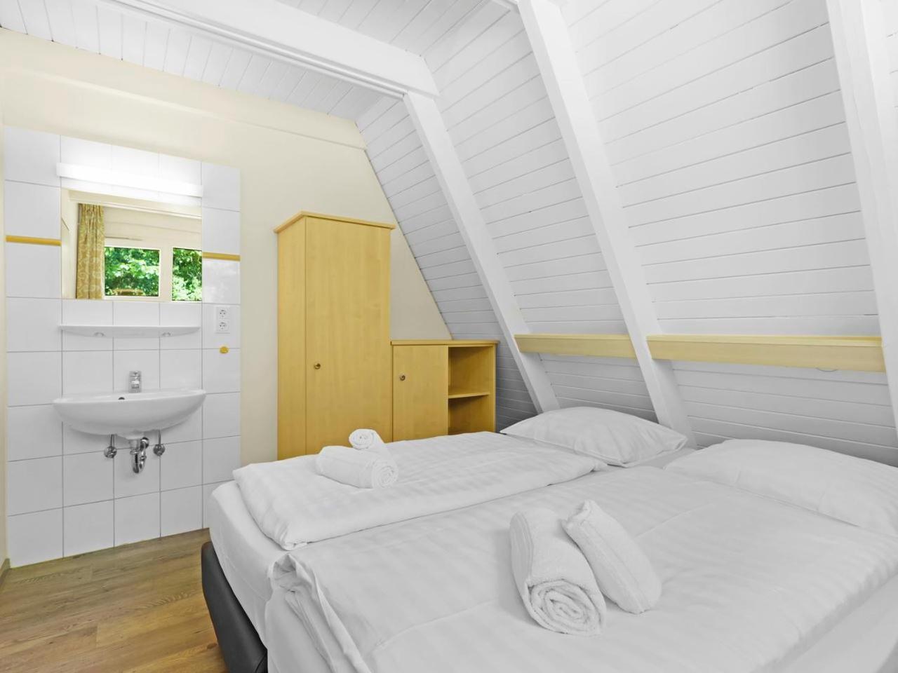 Вілла 4-Person Bungalow In The Holiday Park Landal Hochwald Kell am See Екстер'єр фото